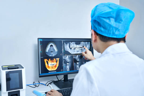 Best Emergency Tooth Extraction in Pelican Bay, TX